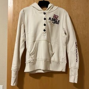 American Eagle cream sweatshirt - Large